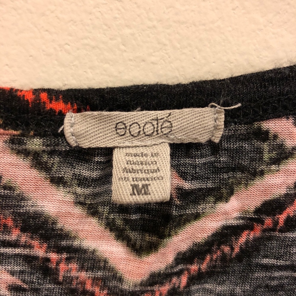 Ecoté Patterned Crop Top - Picture 3 of 4